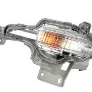 Поворотник в бампер передній правий mazda 3 2015-2018