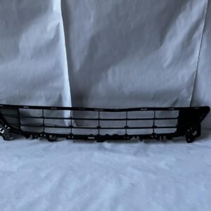 Решітка бампери нижняя mazda 2016-2018