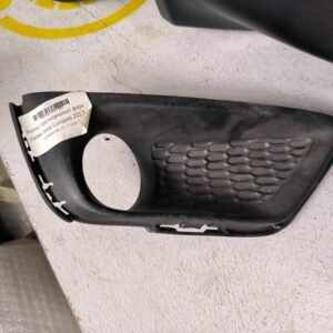 Рамка протитуманної фари права Jeep Compass 2017-2020