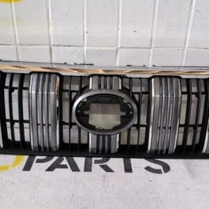 Решітка радіатора на Toyota Prado 150